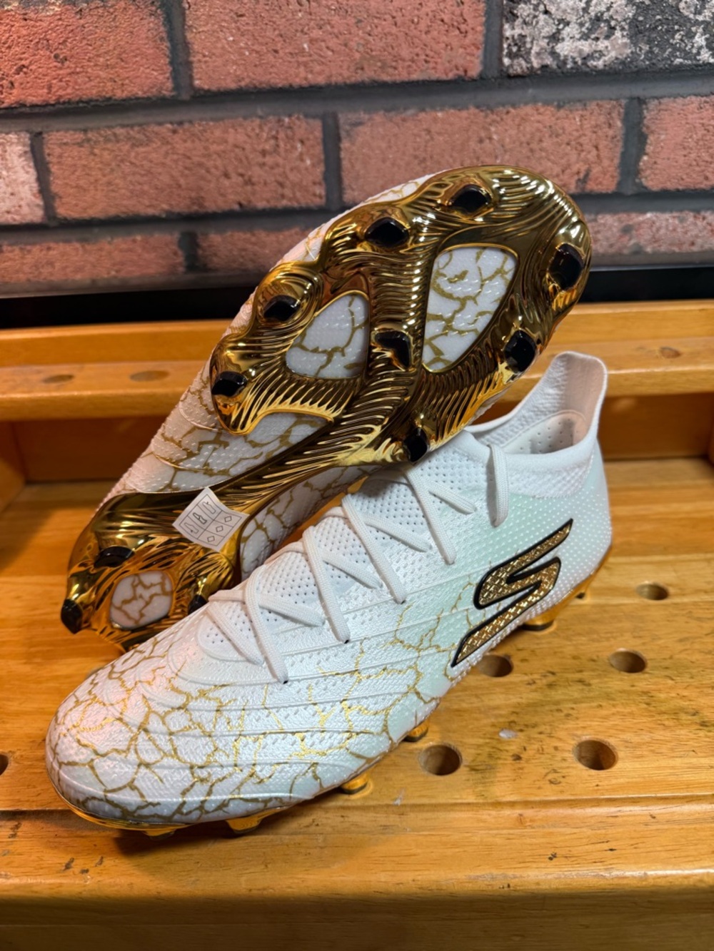 Skechers SKX 1.5 Elite FG Soccer Cleats White/Gold Mens Size 11 New